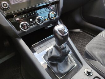 Škoda Octavia III TDi SPORTLINE PANORAMA VYHŘ.SEDAČKY - 16