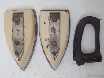 Retro nahřívací žehlička - 16