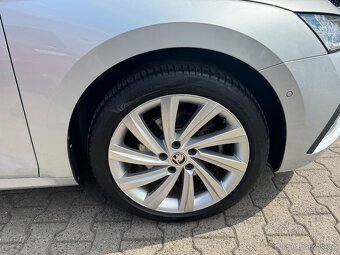 Škoda Octavia 4 iV 1.4 TSI 150kW DSG Webasto Matrix LED Navi - 16