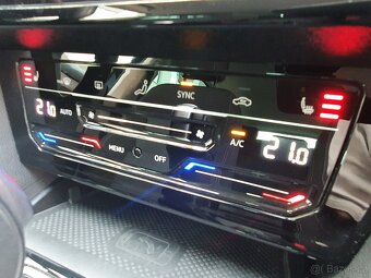 VW Passat B8 Variant Business 2.0TDI 110kW DSG 82tkm Matrix - 16