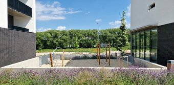 Pronájem bytu 1+KK (36m2) se sklepem, terasou a vyhrazeným k - 16