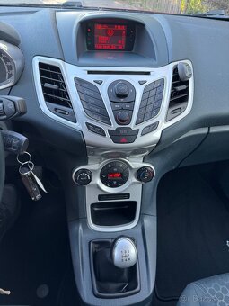 Ford Fiesta 1.4i Titanium, 71 KW, 1-majitel - 16
