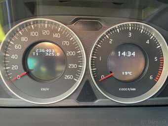 Volvo XC70 2,4D 120kW, AWD, manuál, 5ti válec - 16