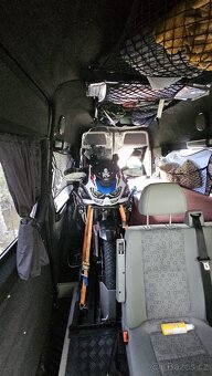 Crafter 2.5 TDi 100KW L2H2 9 míst klima 310 000km - 16