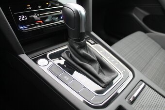 VW Passat 2.0TDI ++ REZERVACE ++ - 16