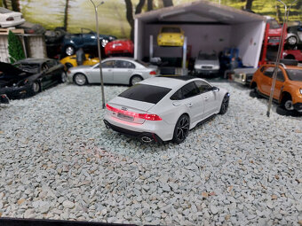 model auta Audi RS7 Sportback + dialkové +svetlá 1:18 - 16