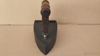 Stará větší žehlička patent W.LUNDH No 5 nahřivacím tělískem - 16