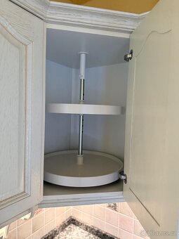 Kuchyňská linka a žulová deska - 16