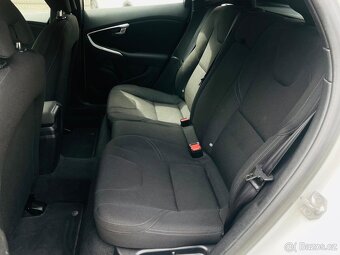 Volvo V40 2.0 D3 5VÁLEC AUTOMAT LED Bi XEN VÝHŘEV SERVISKA - 16