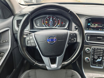 Volvo V60 2.0 D4 Momentum Xenon Webasto - 16