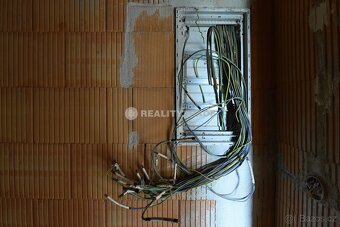 PRODEJ HRUBÉ STAVBY RODINNÉHO DOMU 281 M2, NA POZEMKU 534 M2 - 16