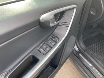 Volvo XC60 2.4D D5 158kw, 2014, automat, 4x4, děts.sedačky - 16
