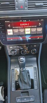 Škoda Superb 2.0 TDI DSG SportLine 4x4 PanoramaŤažnéKamer - 16