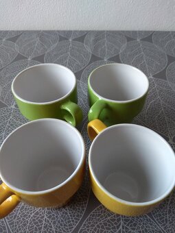 Nové stohovatelné hrnky - 11 ks, různé barvy, 250 ml - 16