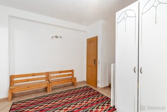 Prodej rodinného domu, 255 m2 + 481 m2 pozemek, Jesenice - O - 16