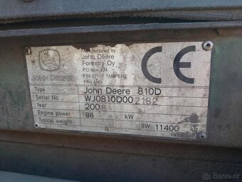 Vyvážecí traktor J. Deere 810 D - 16
