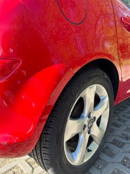 Opel Corsa 1.2 63kw červená - 16
