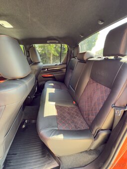 Toyota Hilux Double Cab - PLNÁ VÝBAVA - 16