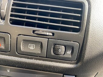 VW BORA 1.6 16V PACIFIC PROJEKT RV 2004 - 16