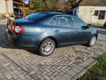 VW Jetta 1.6 TDI 77 kw - 16