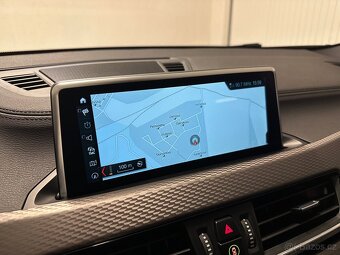 BMW X2 20d M-Paket xDrive 140kW LED PANO HUD H/K KŮŽE - 16