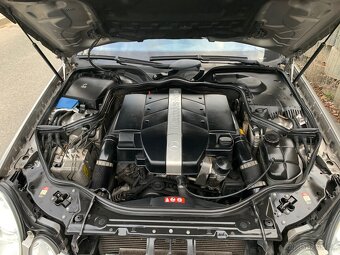 Mercedes - Benz  E 240i  Elegance  Manuál - 16