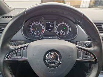Škoda Octavia Combi 2,0TDI Sport DSG 110kW ACC KESSY 2020 - 16