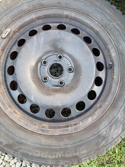 Zimni pneu Nokian 215 65R 17 - 16