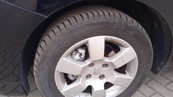 PEUGEOT 5008 1,6HDi82kw,rv11/2011,5-MÍSTNÉ,ALU,STK - 16