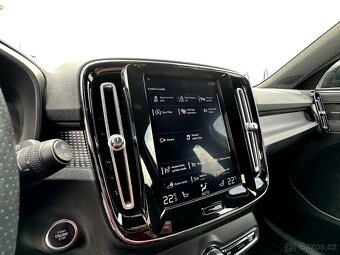 Volvo XC40, D4 140 KW Drive-E R-Design AWD | Nezav. Topení - 16
