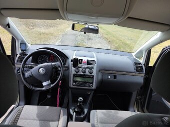 Volkswagen Touran Cross TSI - 16