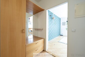 Prodej světlého 2+kk 54m2 s garážovým stáním , 2x sklepem, v - 16