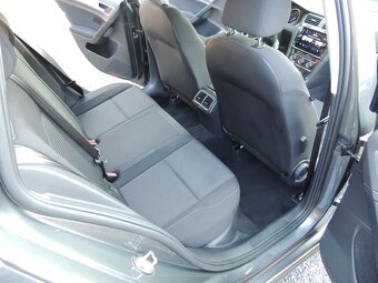 VW Golf Combi 1.6TDi,85kw,DSG,navi,4/2019,-21%DPH - 16