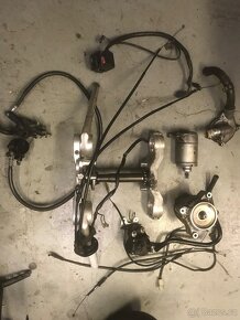 Yamaha YZF 750R - 16