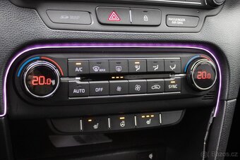 Kia Ceed SW 1.6 CRDi GT-Line A/T, 100kW (2020) - 16