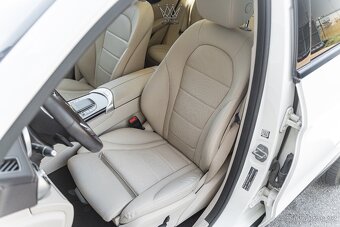 Mercedes-Benz GLC 300de 4Matic AMG-Line Multibeam DPH SKauto - 16