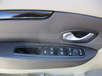 Renault Grand Scenic 1,4TCe 96kw 7míst Panoram GPS - 16