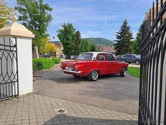 Predám FORD CORTINA - 16