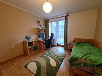 Prodej řadového rodinného domu na ul. Na Tylovách v Hradci n - 16