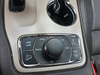 JEEP GRAND CHEROKEE 3.0 CRD SUMMIT TAŽNÉ - 16