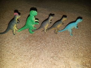 Figurky dinosaurů - 16