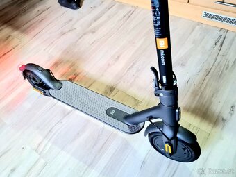 Elektrokoloběžka Xiaomi Mi scooter Nová včetně faktury se zá - 16