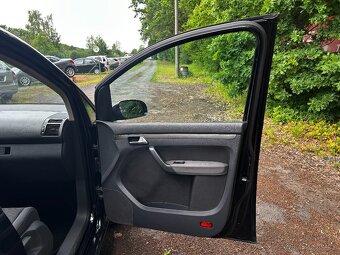 Volkswagen Touran 1,6 MPi 75kw, nové rozvody, 2008, 7 míst - 16
