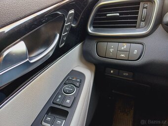 Kia Sorento, 2,2 crdi; 7 míst - 16
