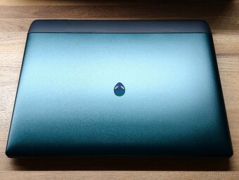 18" 300HZ_ALIENWARE 18 AREA-51_U7-255HX_32GB_RTX 5060 8GB - 16