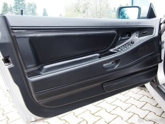 BMW 850i E31 1991 stříbrný celolak, najeto jen 122 600 km - 16