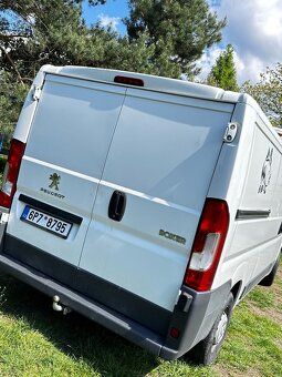 Peugeot Boxer s ručním ovládáním a plošinou 2016 - 16