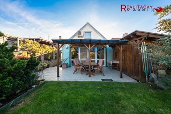 Rodinný dům s prostornou garáží, dílnou, vinným sklepem a vý - 16