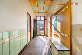 Prodej rodinného domu, 285 m², Běštín - 16