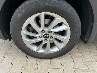 Hyundai Tucson 2.0CRDi 100kW 4x4 REZERVACE - 16